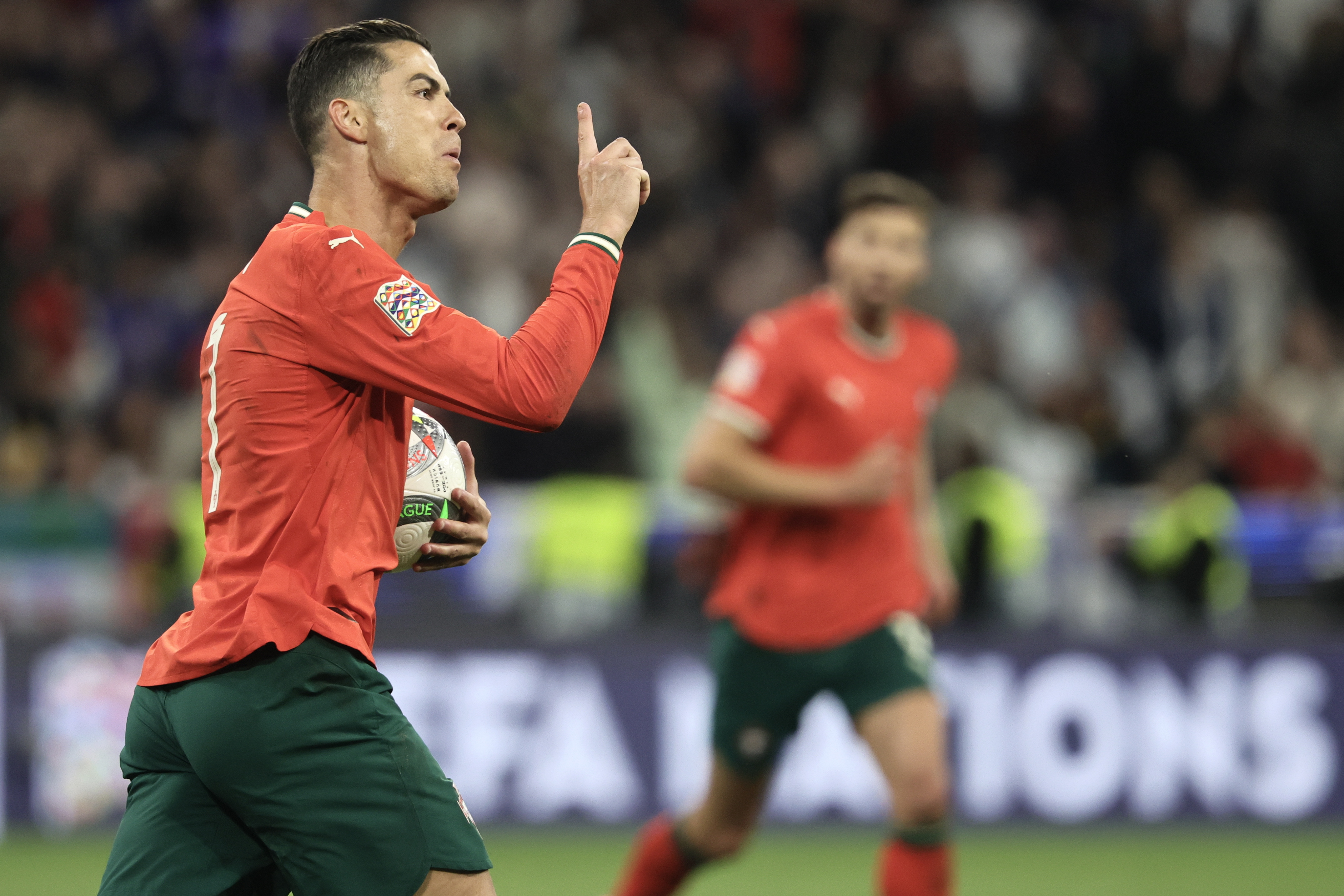 葡萄牙队将面对荷兰挑战,期待晋级欧洲杯半决赛的简单介绍 葡萄牙队将面对荷兰挑战,期待晋级欧洲杯半决赛的简单介绍