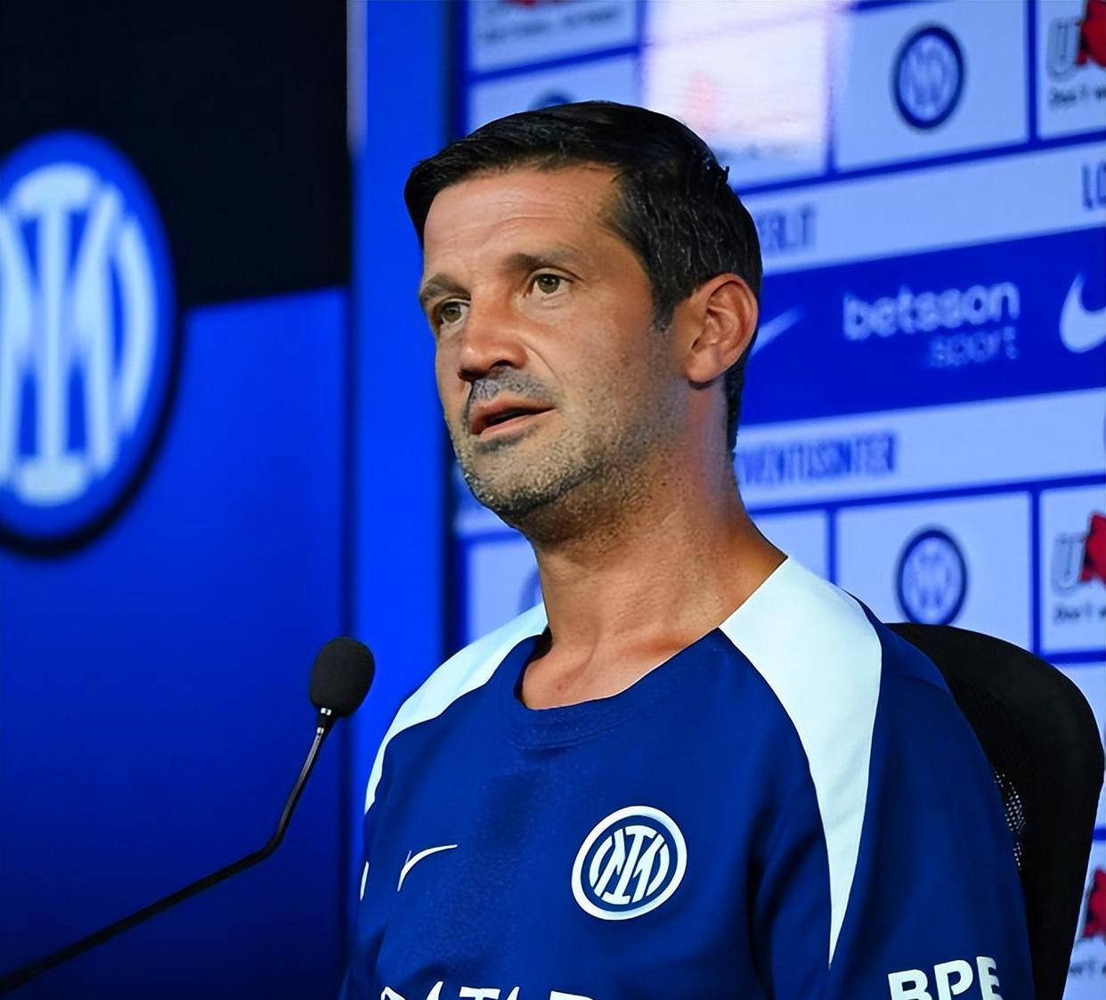 关于国米击败对手，稳步向前迈进的信息