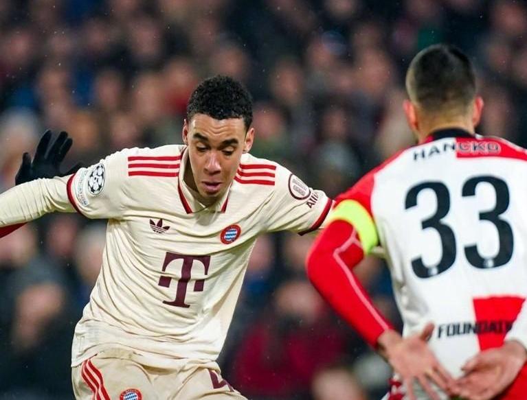 拜仁慕尼黑客场告捷，晋级形势喜人