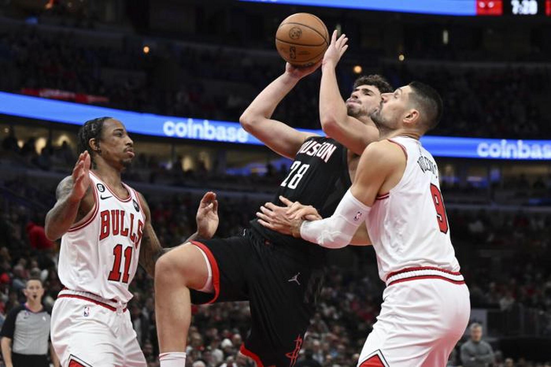 火箭主场负于骑士,遭遇三连败的简单介绍 火箭主场负于骑士,遭遇三连败的简单介绍