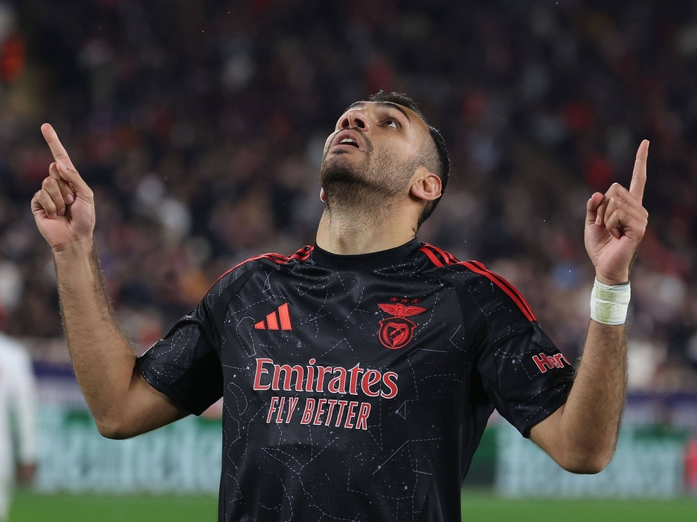 包含欧预赛劲敌对决!谁将占据先机?的词条 包含欧预赛劲敌对决!谁将占据先机?的词条