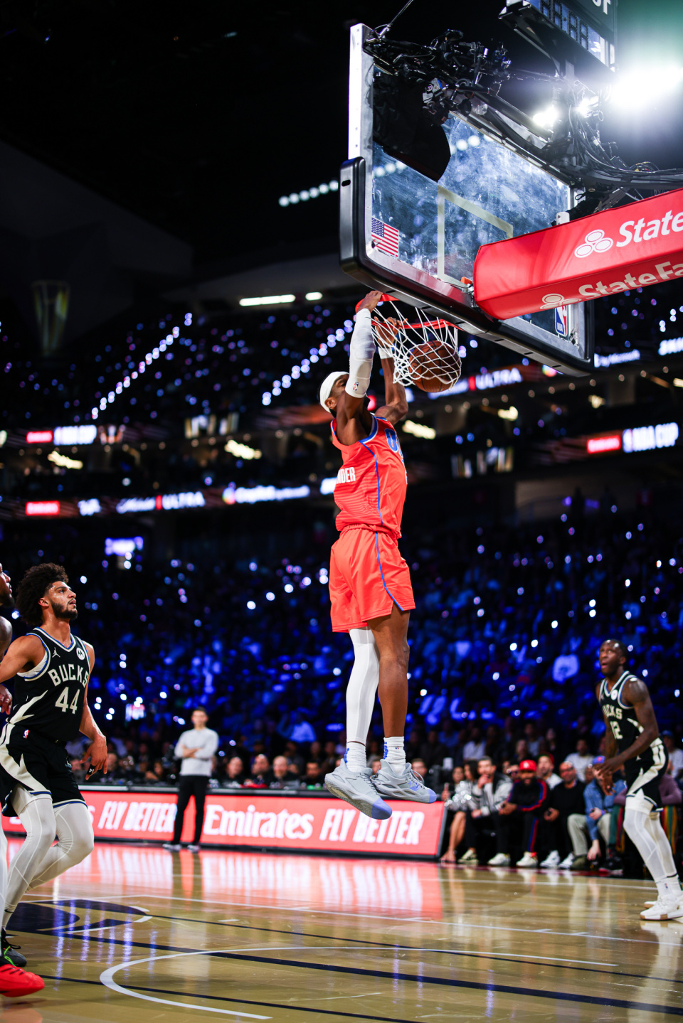 包含雄鹿惊险胜骑士，取得三连胜的词条