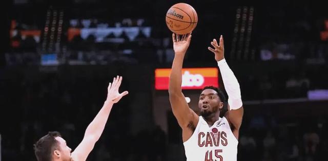 包含雄鹿惊险胜骑士，取得三连胜的词条