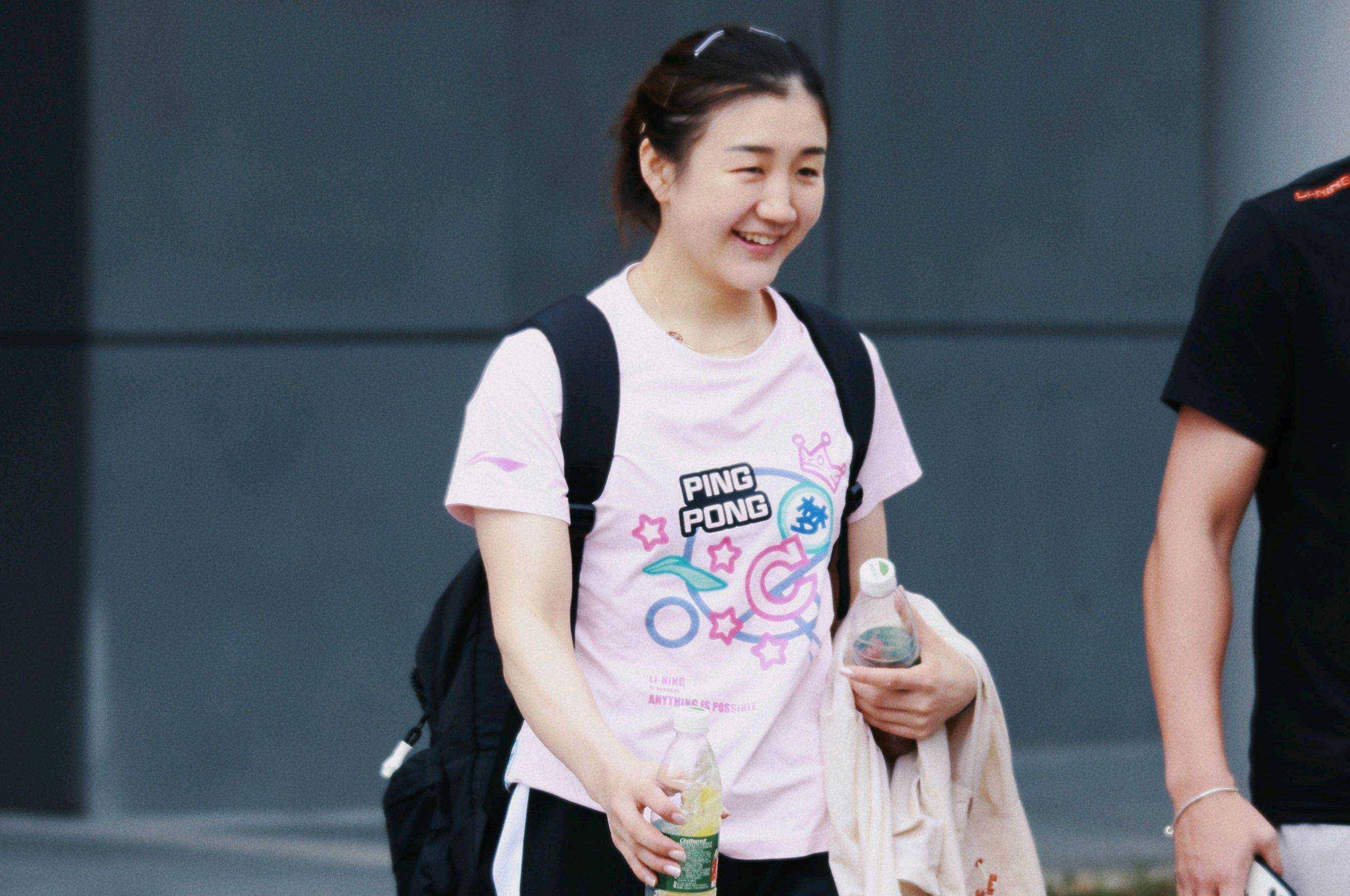 关于不甘示弱，运动员们挑战自我，勇往直前的信息