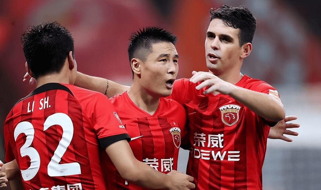 关于上港一胜保榜首，武磊上演帽子戏法的信息